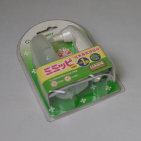 Ear thermometer clamshell packaging